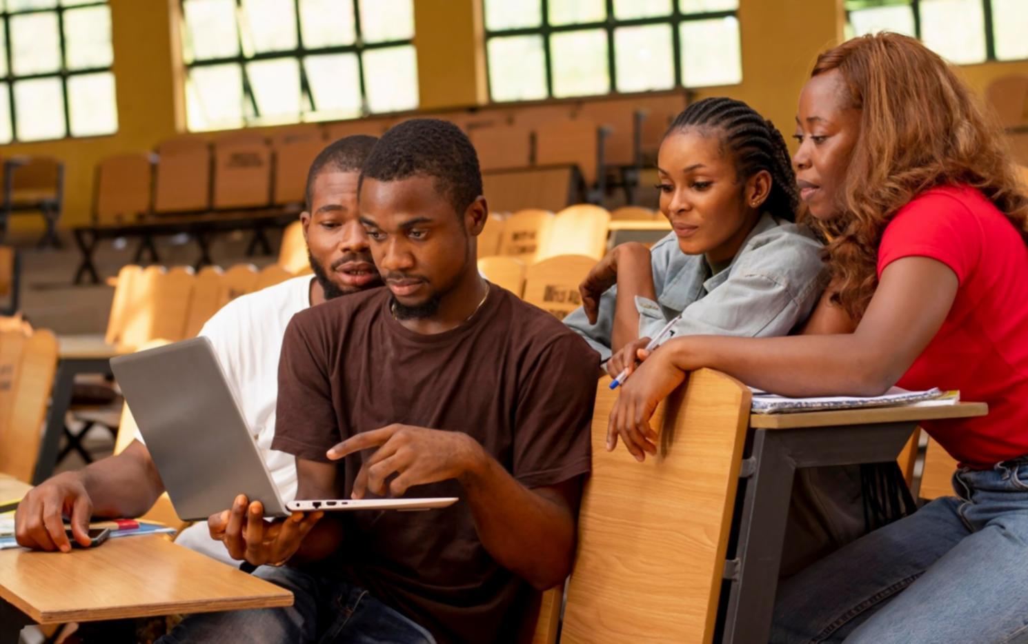 Detaillierte Finanzanalyse mit Grafiken und Zahlen